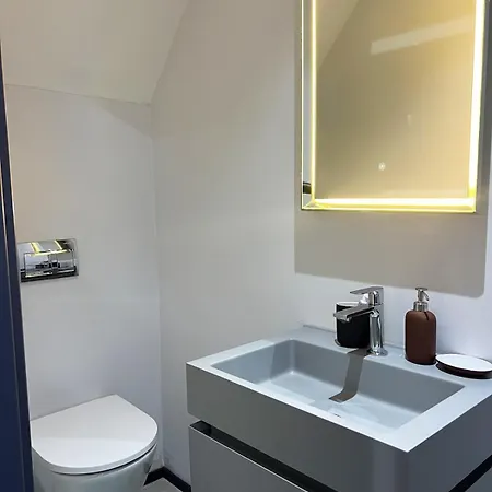 빌라 Luxury Seafront Duplex With Pool